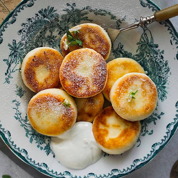 Сырники со сметаной