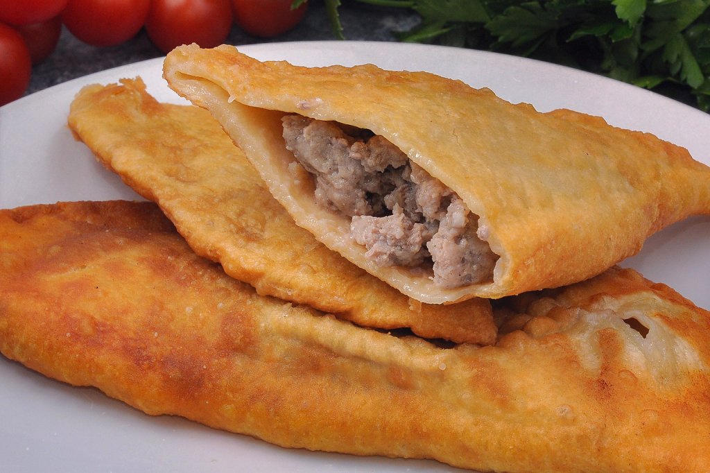 Чебуреки с мясом
