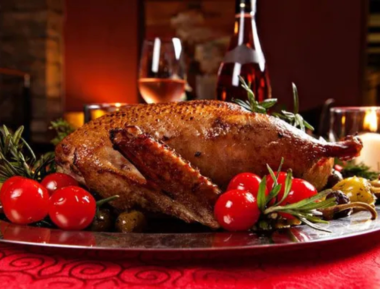 Утка запеченная с яблоками