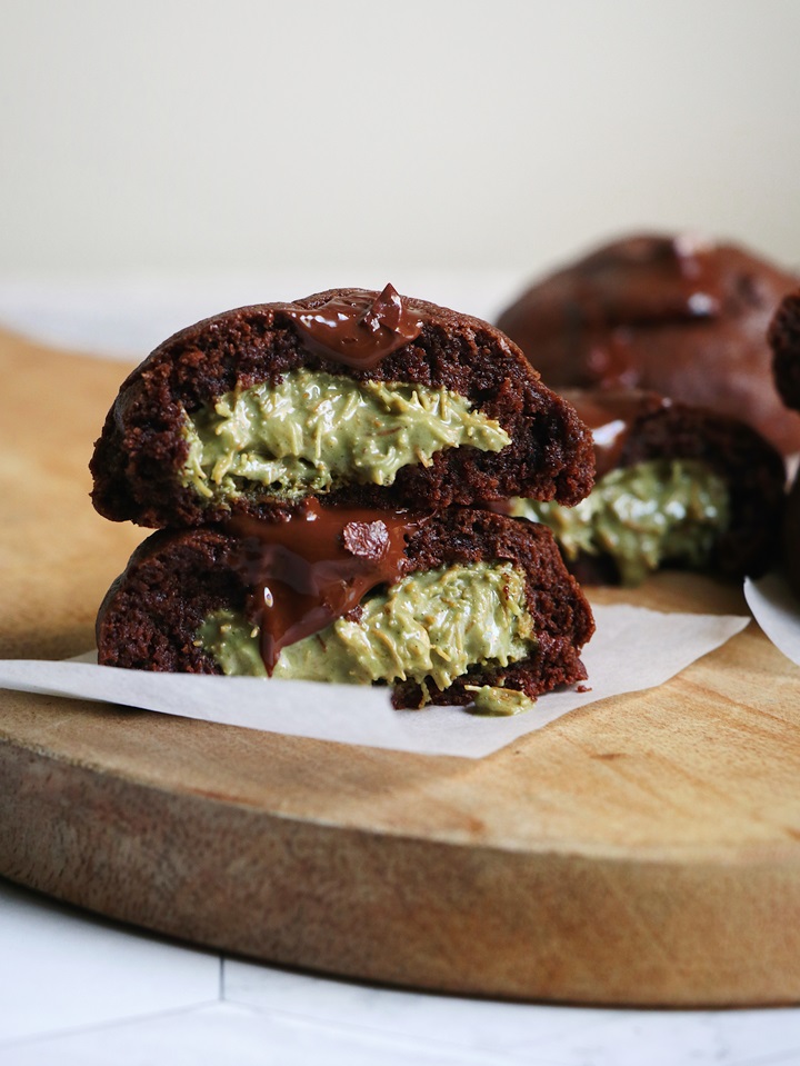 Вівсяне печиво з дубайським шоколадом і фісташковою начинкою